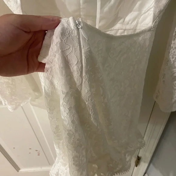 BRAND NEW W TAGS GORGEOUS WHITE LONG SLEEVE OPEN BACK LULUS WOMENS DRESS (S:L) - Picture 7 of 9